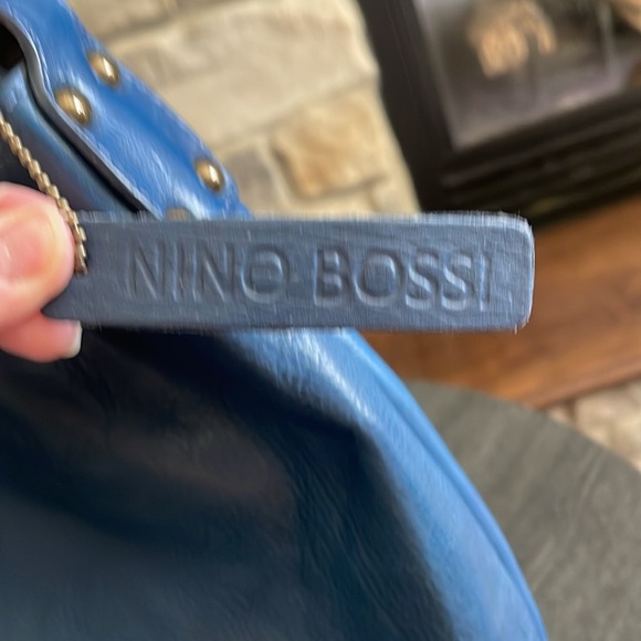 Nino Bossi NWOT Blue Distressed Leather Satchel - Picture 4 of 16